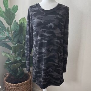 Athleta Black and Gray Camo Long-Sleeve Tunic